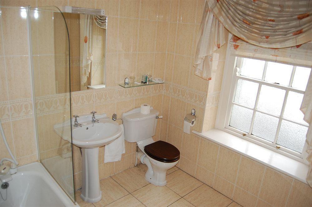 Dooly's Hotel Birr